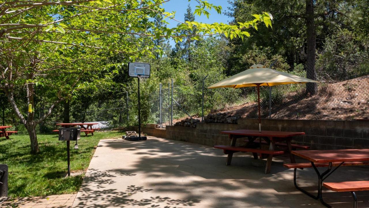 TuolumneNew! Cozy & Secluded House W/Deck - Near Yosemite!别墅 外观 照片